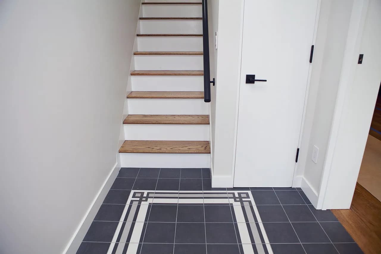 20-09 37th Street interiors photo 9