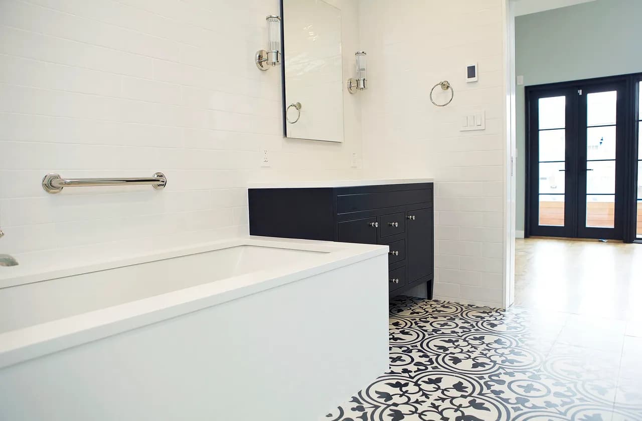 20-09 37th Street interiors photo 10