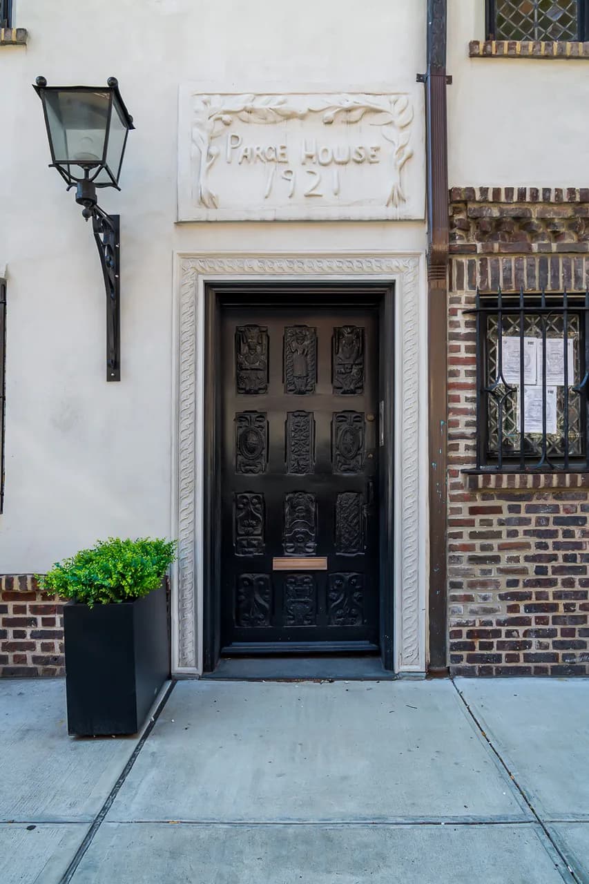 866 Lexington Avenue details photo 2