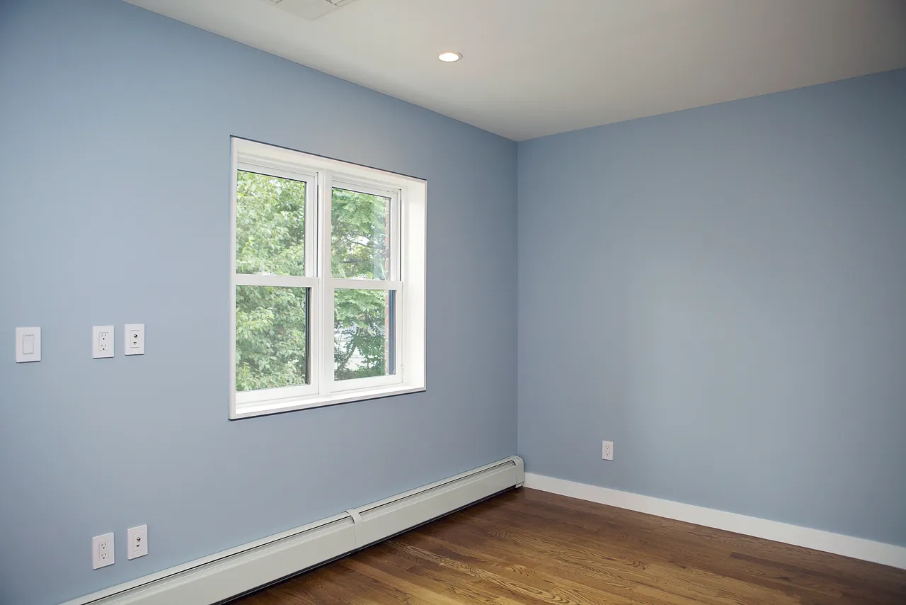 20-09 37th Street interiors photo 4